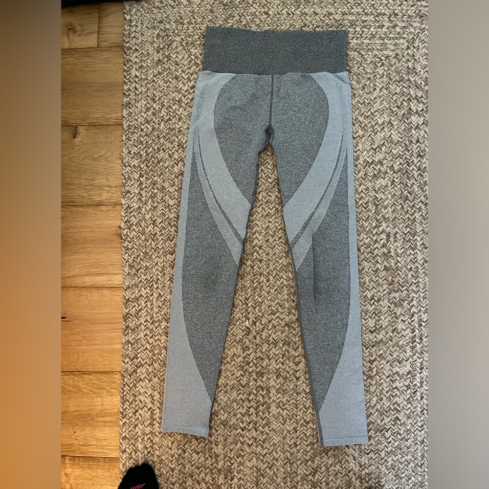 Athletic leggings